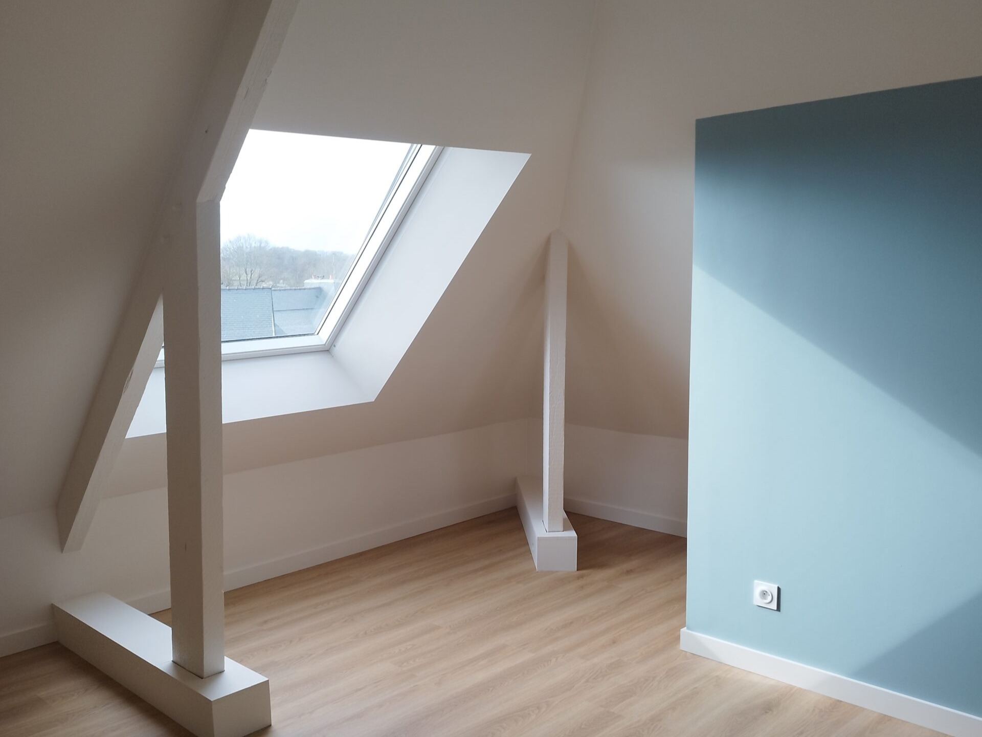 Chambre après travaux de rénovation intérieure à Séné